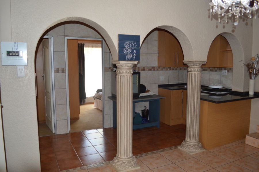 8 Bedroom Property for Sale in Flamwood North West